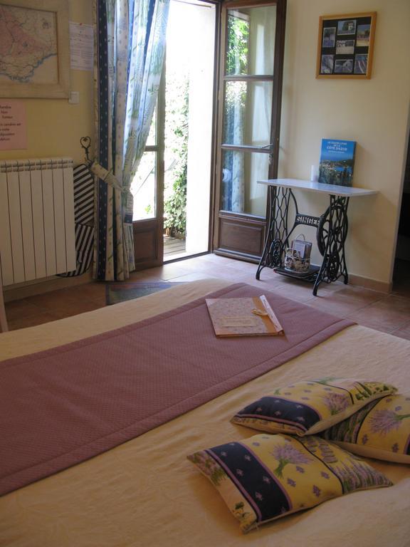 L'Oustaou B&B Piscine & Spa Besse-sur-Issole Kamer foto